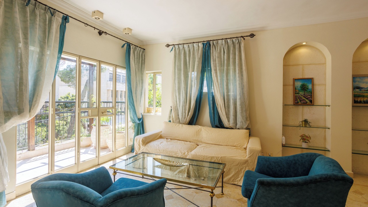 Photo of Livingroom in Mamilla