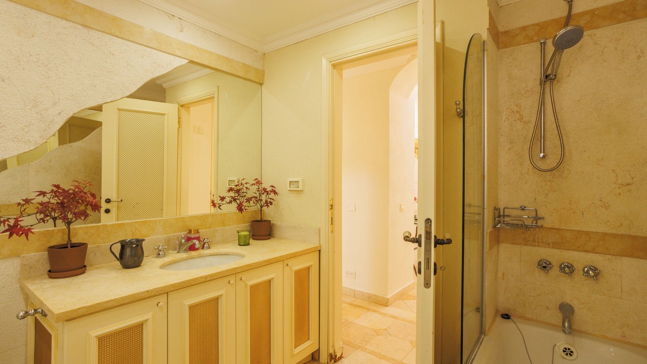Photo of Bathroom in Mamilla