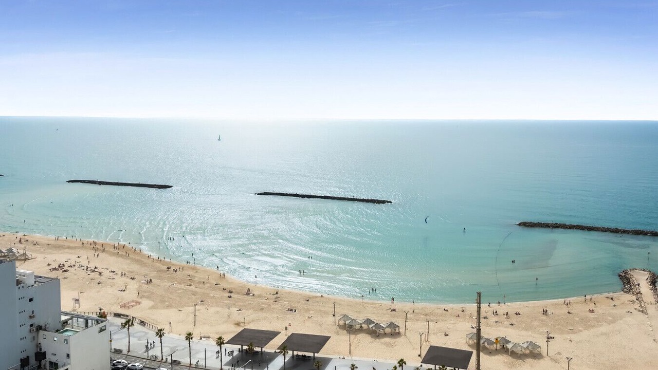 Photo of Others in Tel Aviv Promenade