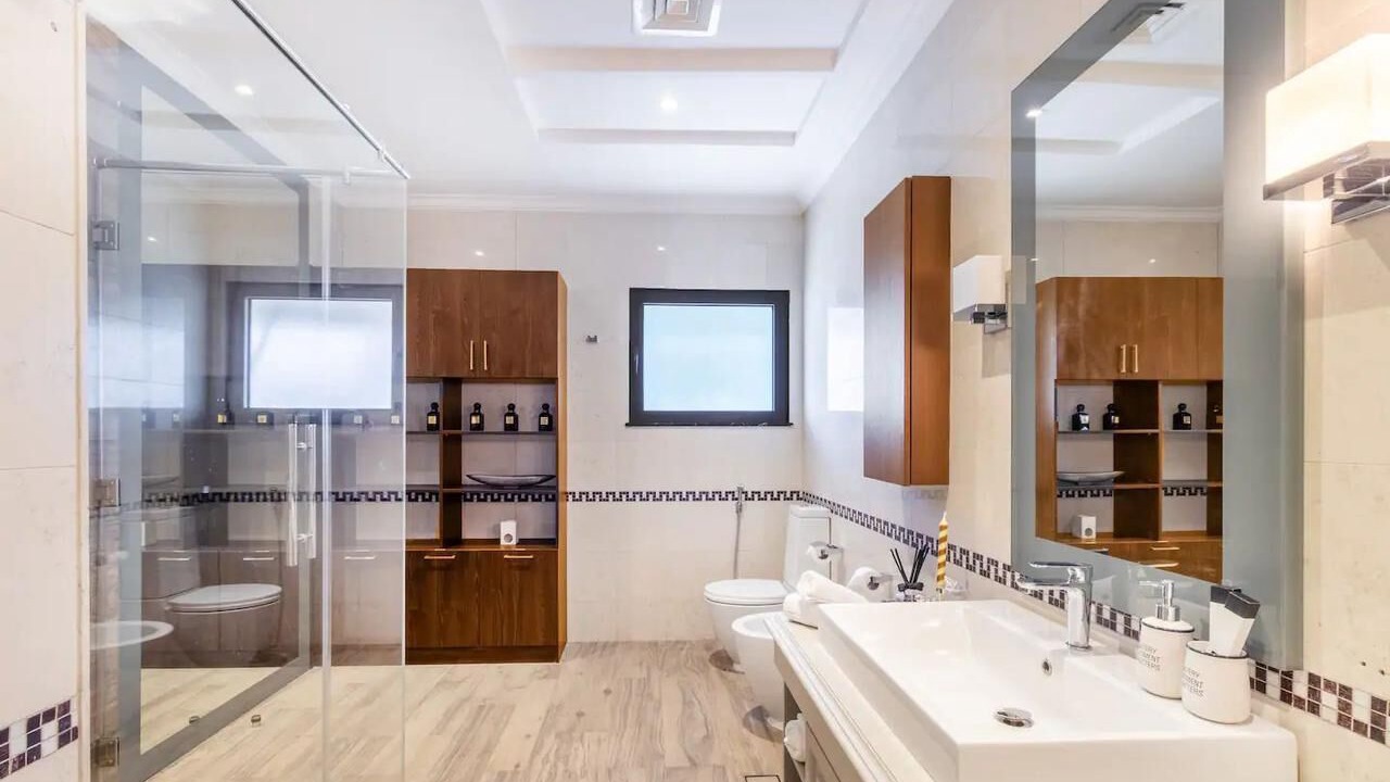 Photo of Bathroom in Palm Jumeirah