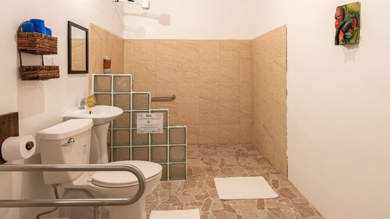 Photo of Bathroom in Manzanillo