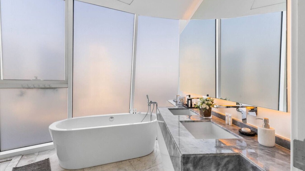 Photo of Bathroom in Downtown Dubai