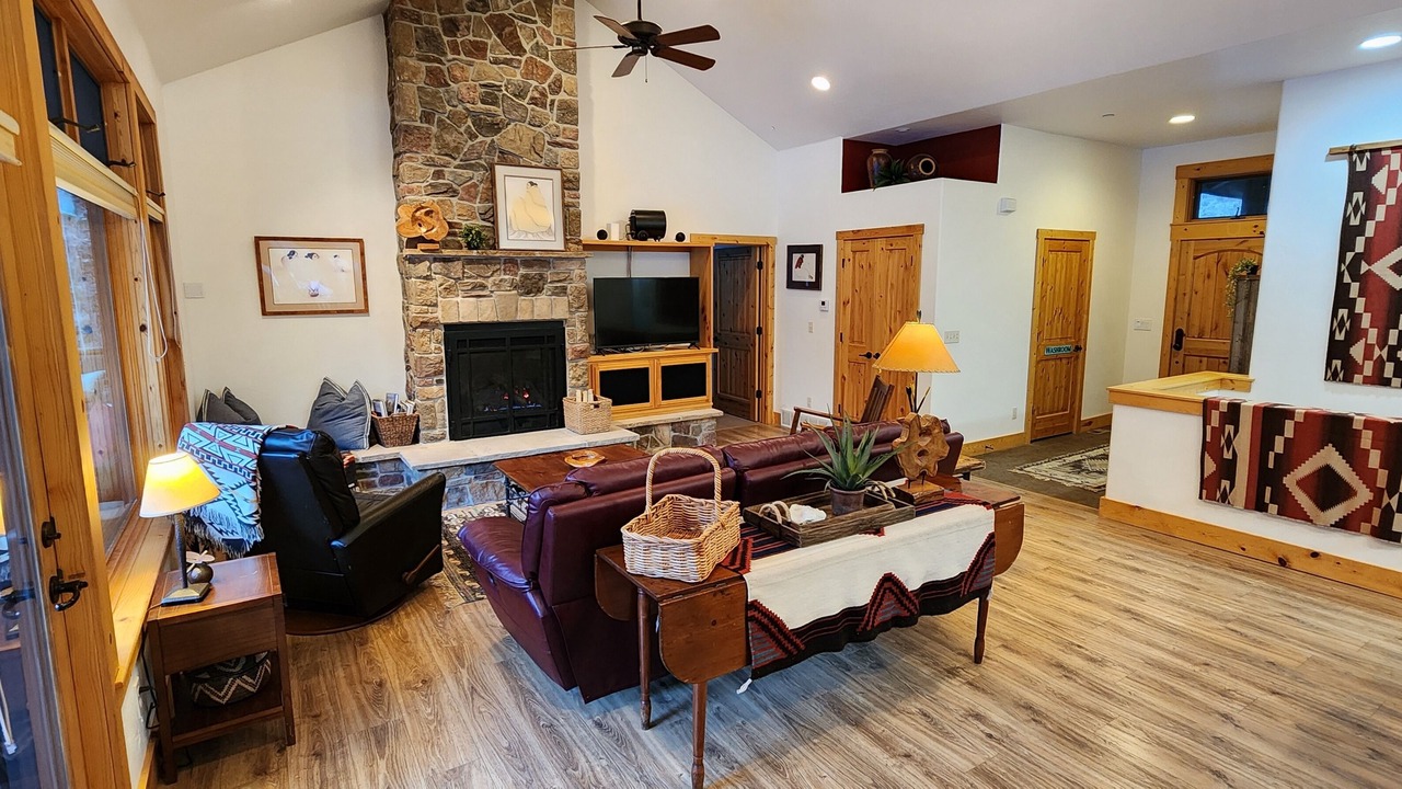 Photo of Livingroom in Sundance