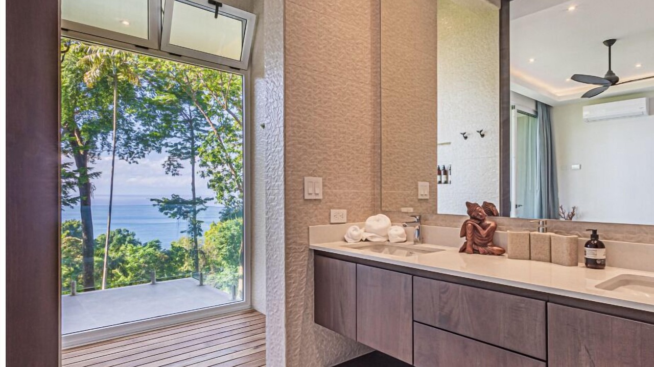 Photo of Bathroom in Dominical