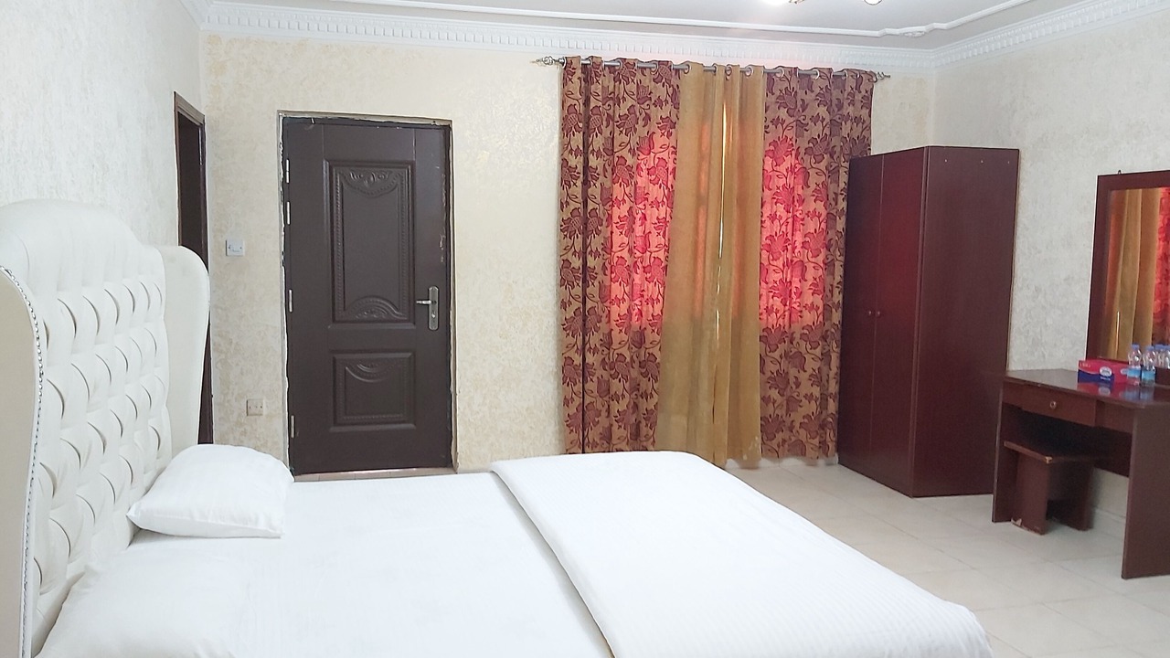 Photo of Bedroom in Al Ghubrah Ash Shamaliyyah