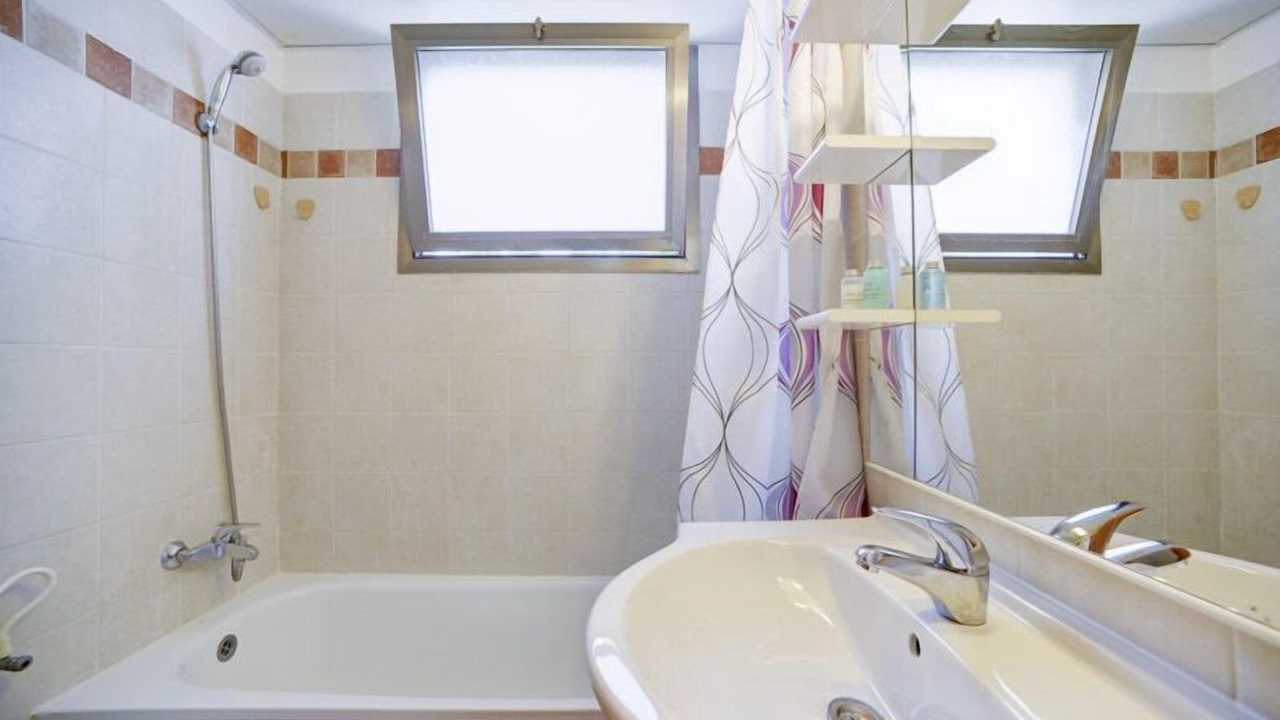 Photo of Bathroom in Kerem HaTeimanim