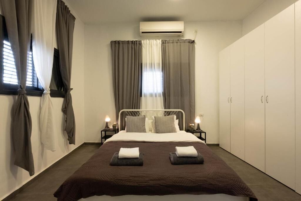 Photo of Bedroom in Kerem HaTeimanim
