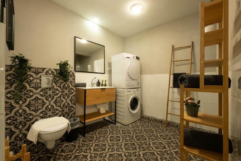Photo of Bathroom in Kerem HaTeimanim