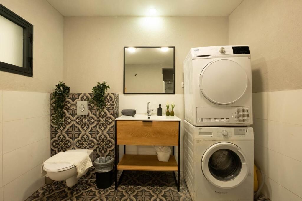 Photo of Bathroom in Kerem HaTeimanim