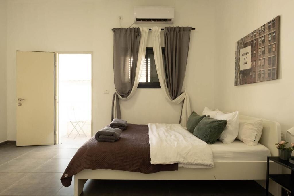 Photo of Bedroom in Kerem HaTeimanim