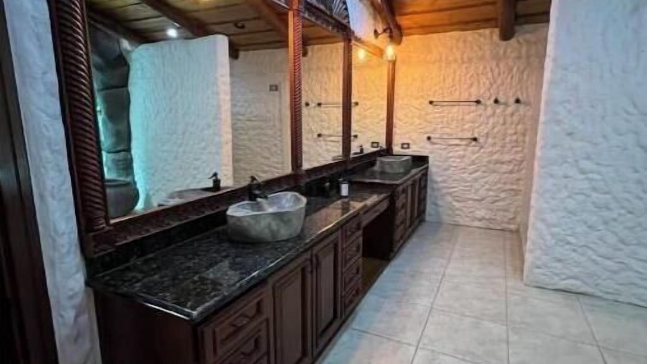 Photo of Bathroom in Los Guido
