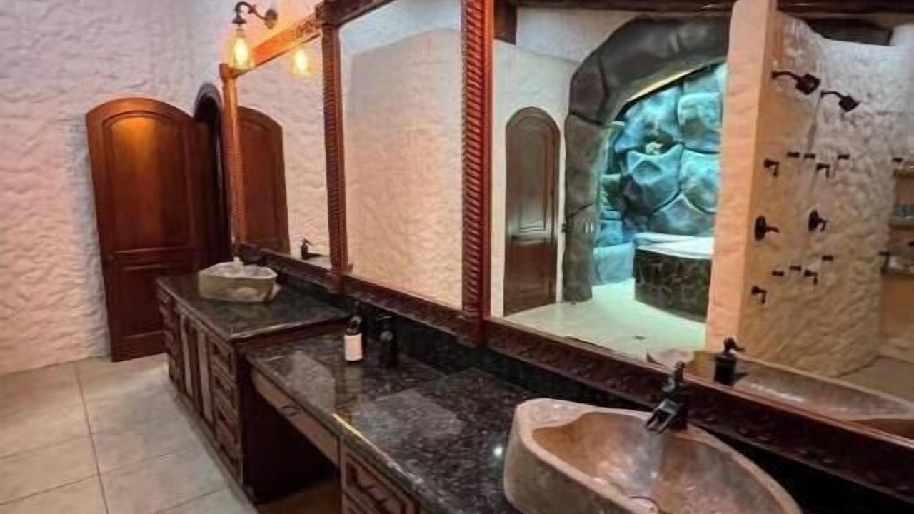Photo of Bathroom in Los Guido