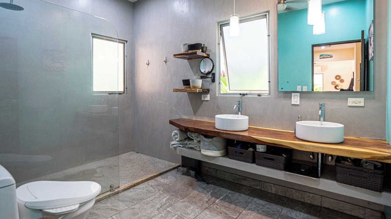 Photo of Bathroom in Tamarindo