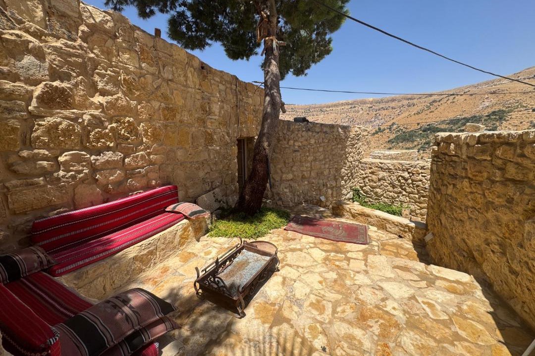 Photo of Others in Dana