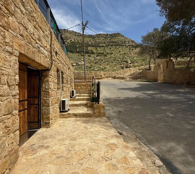 Photo of Others in Dana
