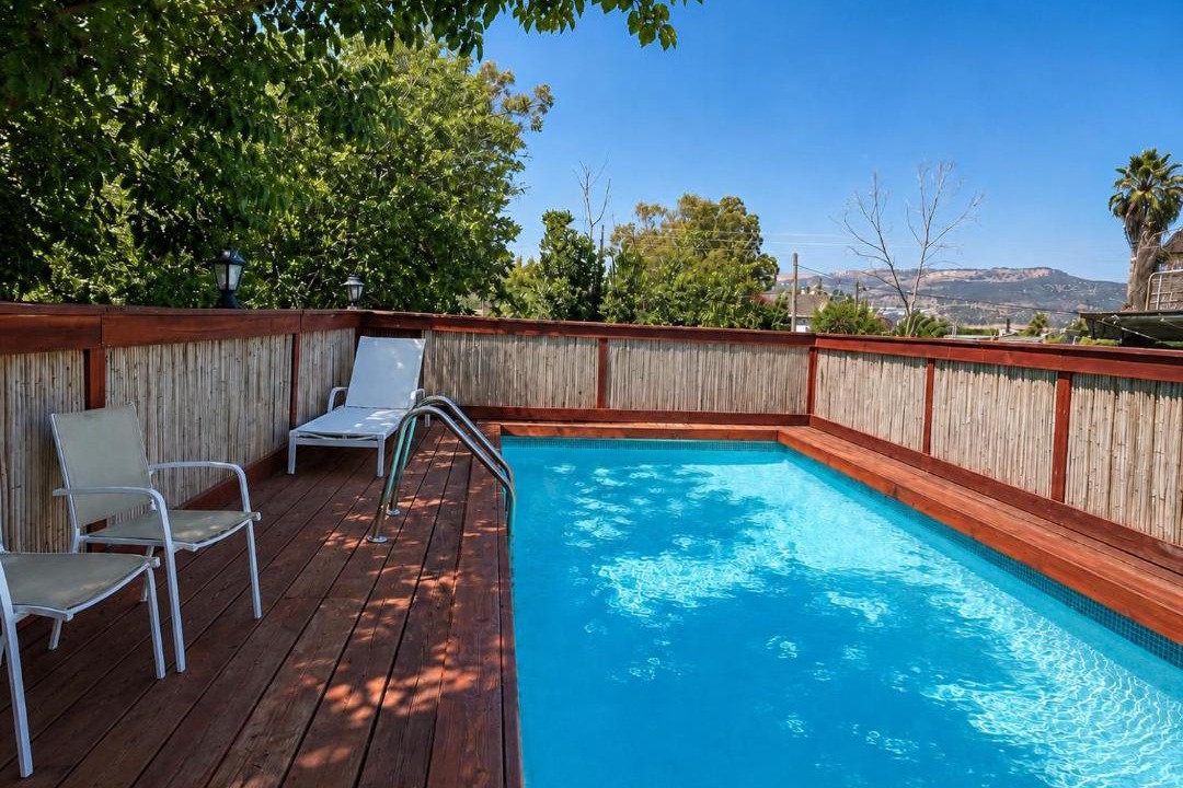 Photo of Patio Balcony in Mishmar HaYarden