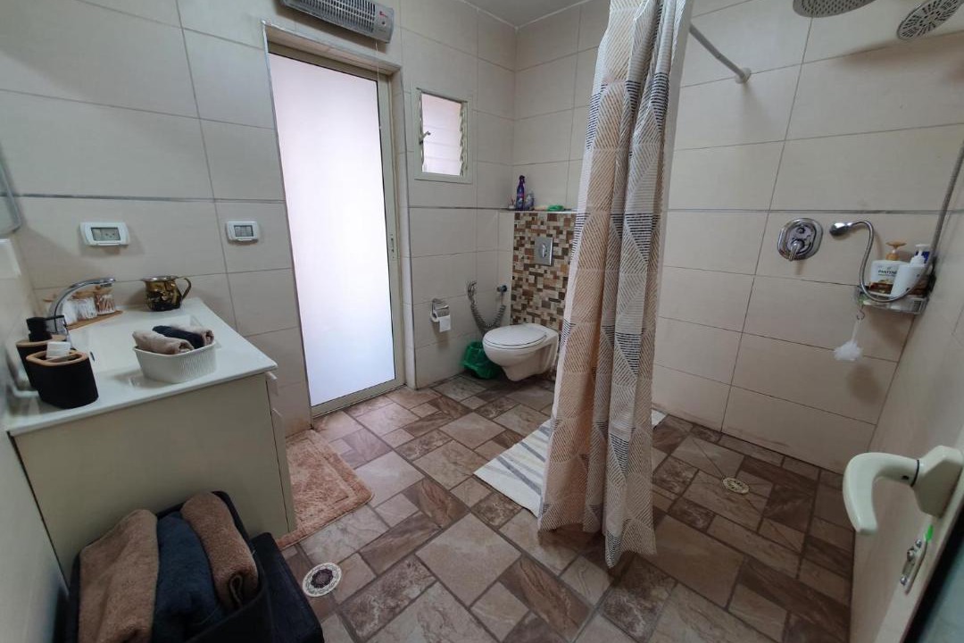 Photo of Bathroom in Harish