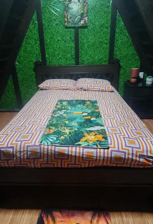 Photo of Bedroom in Los Angeles Chires