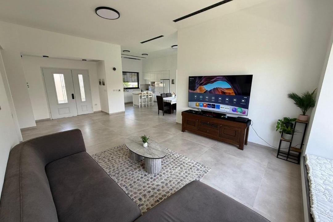 Photo of Livingroom in Yuval