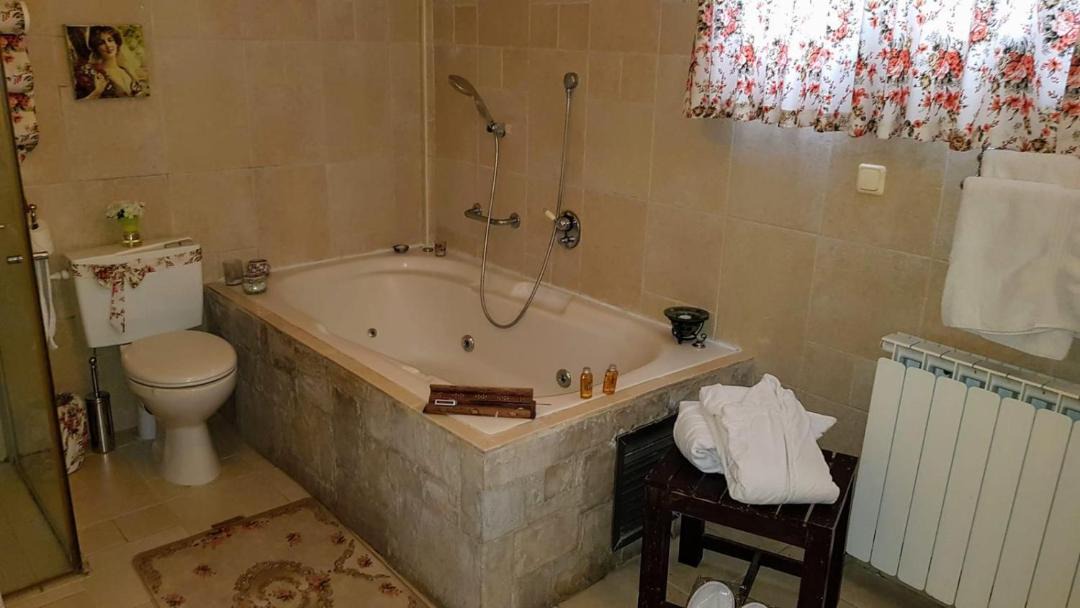 Photo of Bathroom in Rosh Pinna