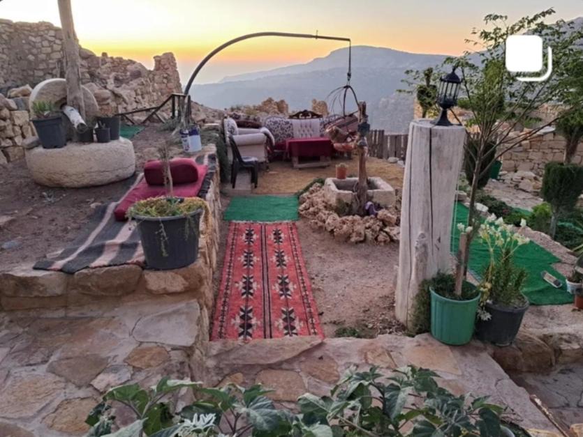 Photo of Others in Dana