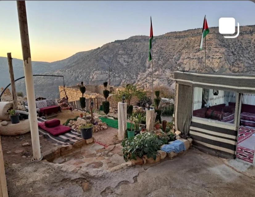 Photo of Others in Dana