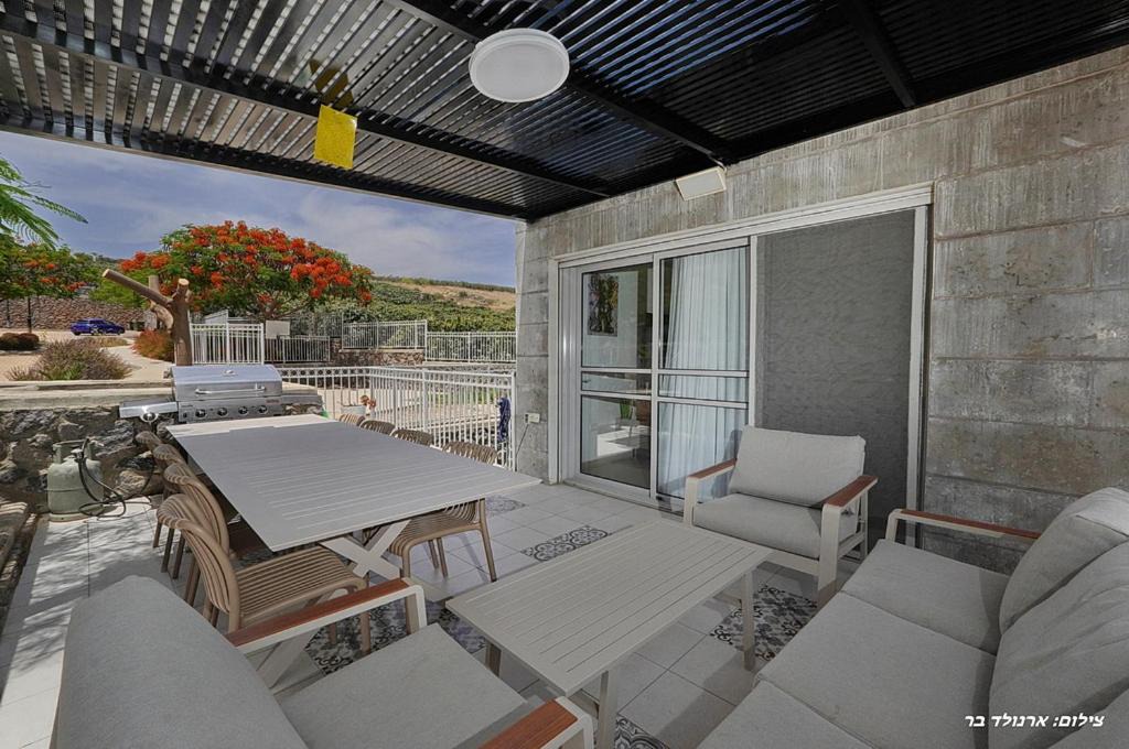 Photo of Patio Balcony in Migdal