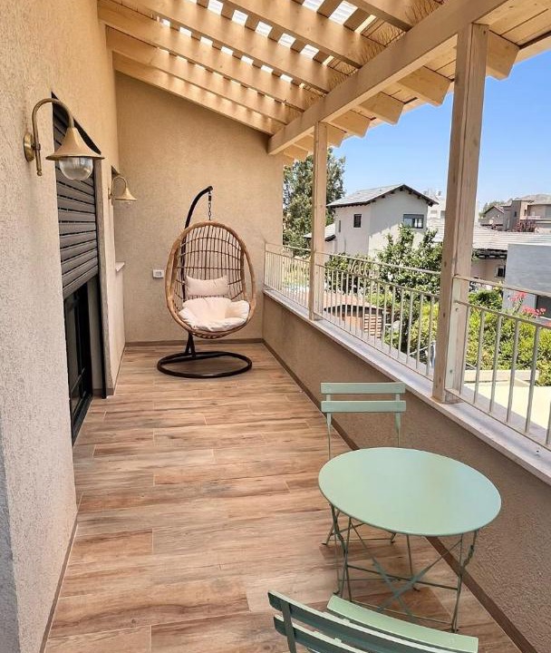 Photo of Patio Balcony in Qatsrin