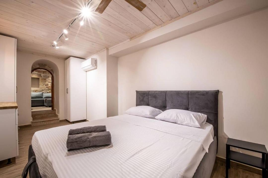 Photo of Bedroom in Nachlaot