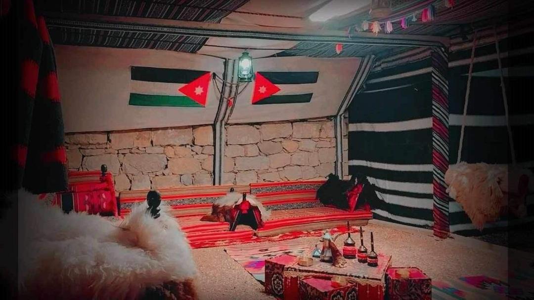 Photo of Others in Dana