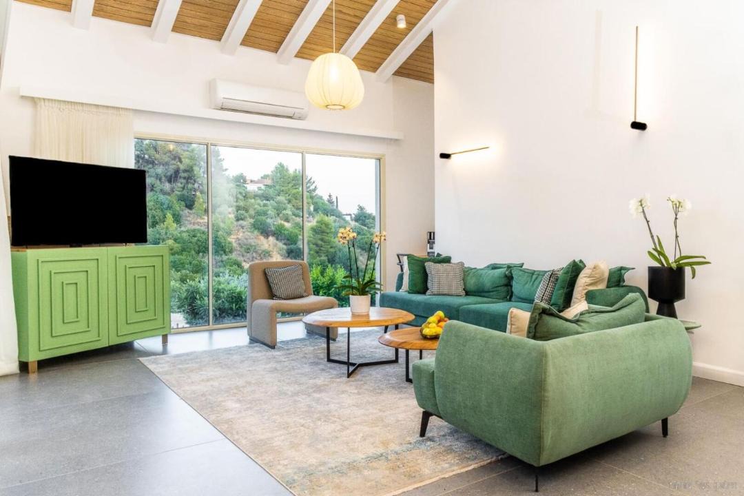 Photo of Livingroom in Amirim