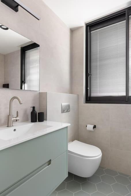 Photo of Bathroom in Tel Aviv Promenade