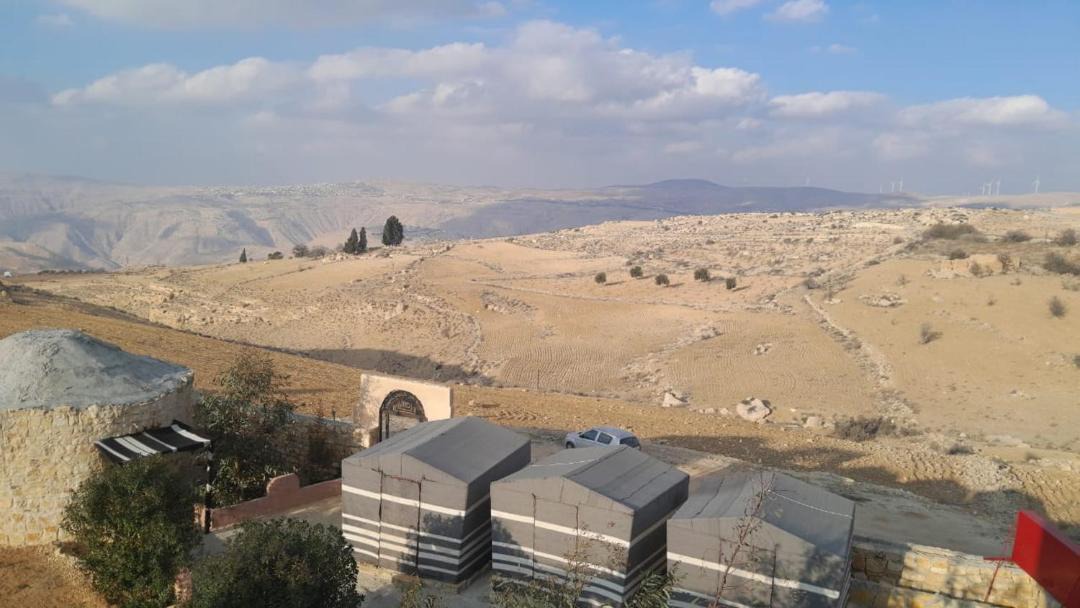 Photo of Others in Dana