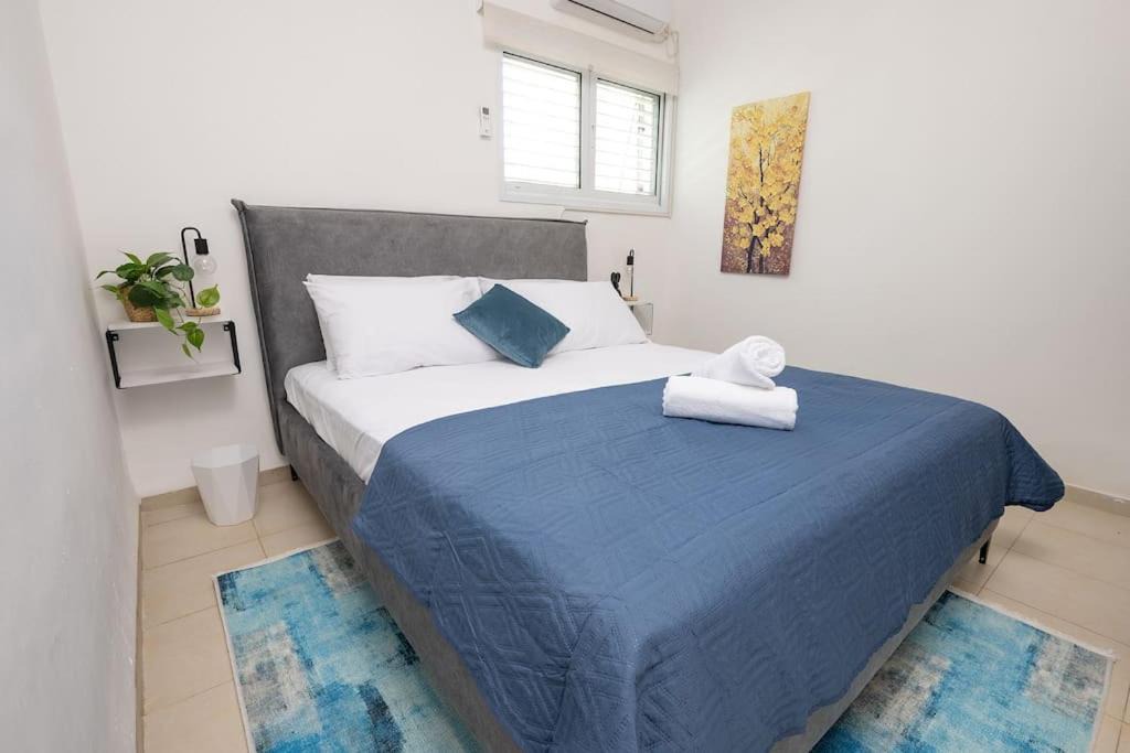 Photo of Bedroom in Giv'atayim