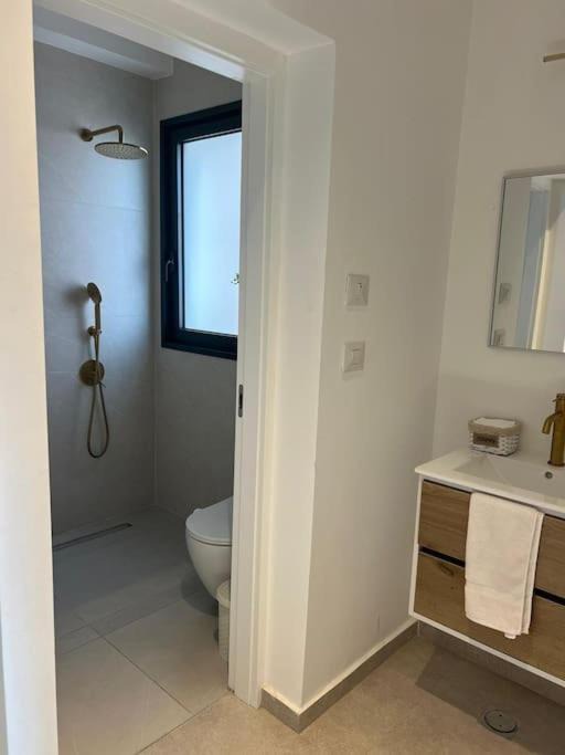 Photo of Bathroom in Ra'ananna