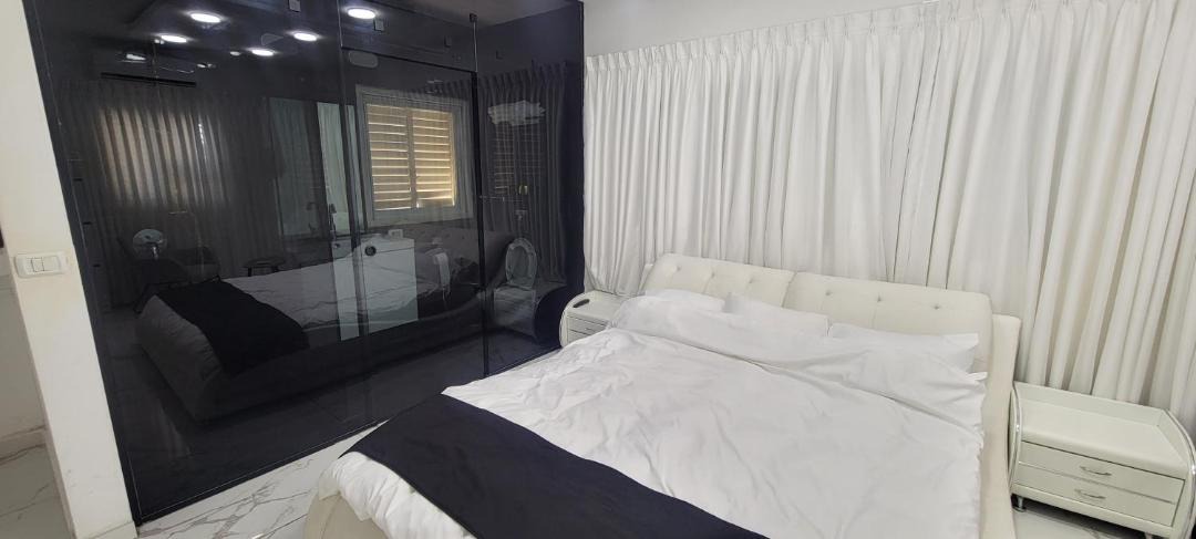 Photo of Bedroom in Ramat Gan