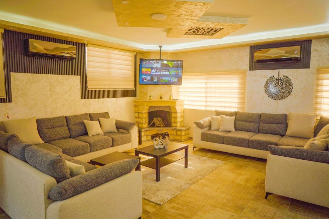 Photo of Livingroom in Ma'In