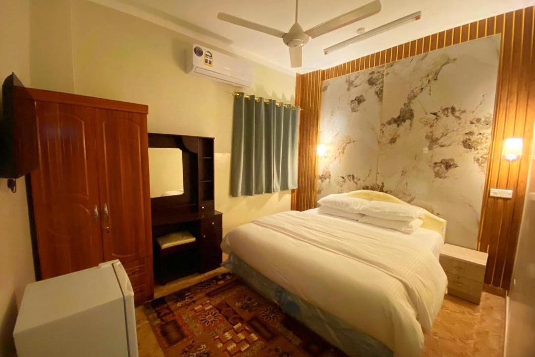 Photo of Bedroom in Rustaq