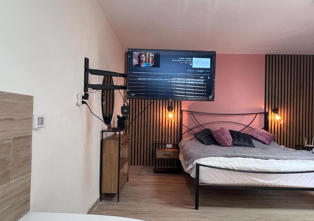 Photo of Bedroom in Safed