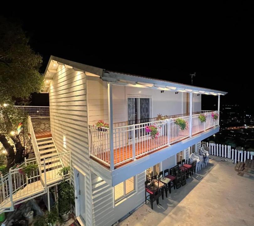 Photo of Patio Balcony in Majdal al-Shams