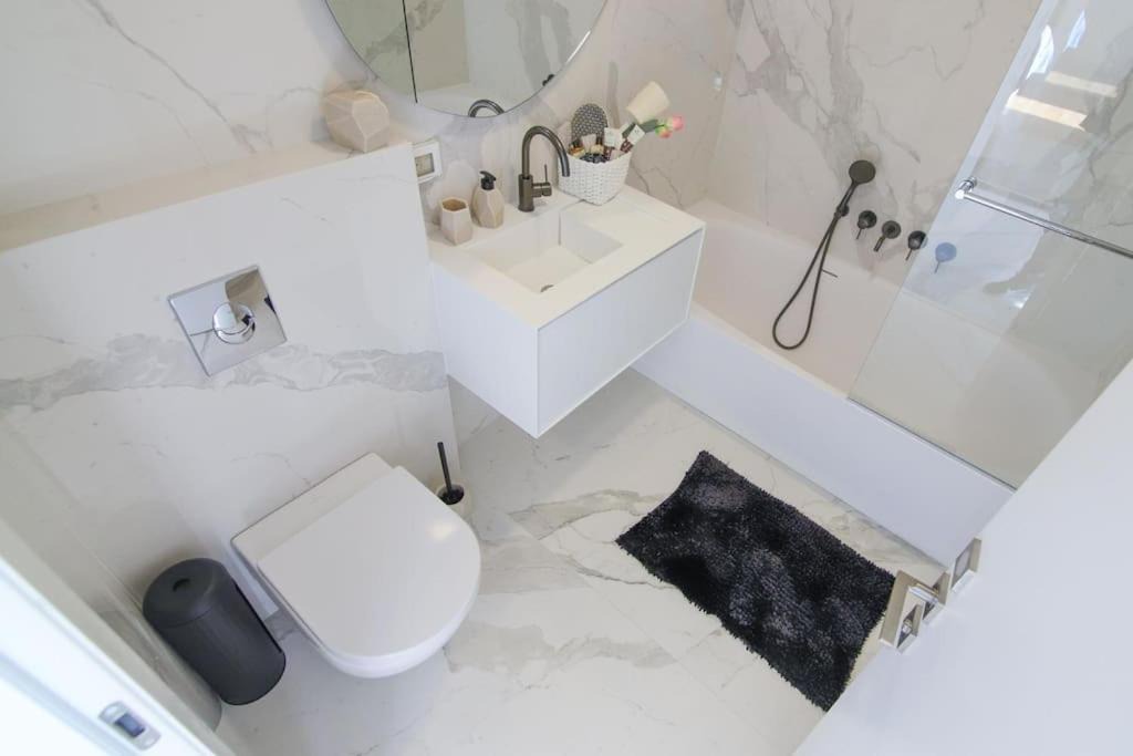 Photo of Bathroom in Jerusalem City Centre