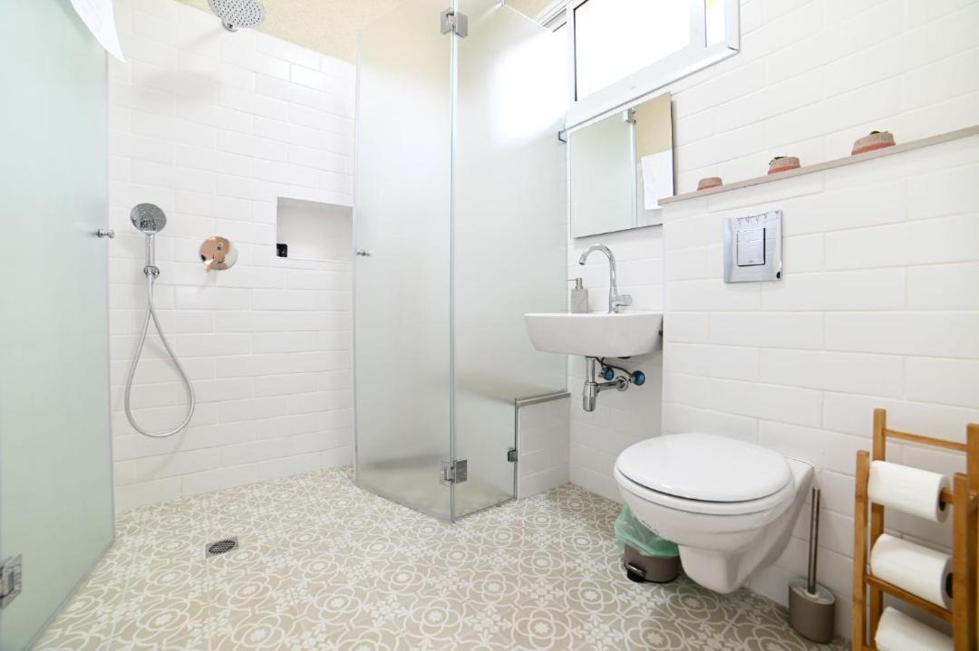 Photo of Bathroom in Emek Izrael