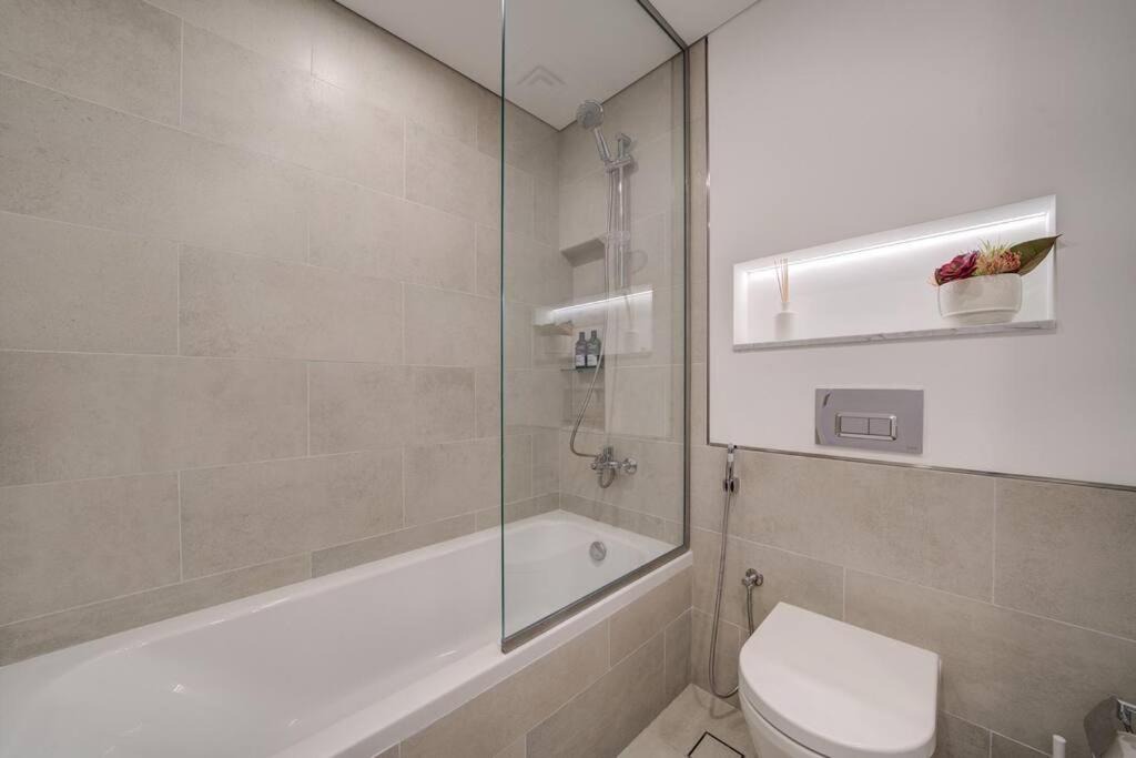Photo of Bathroom in Umm Suqeim 3