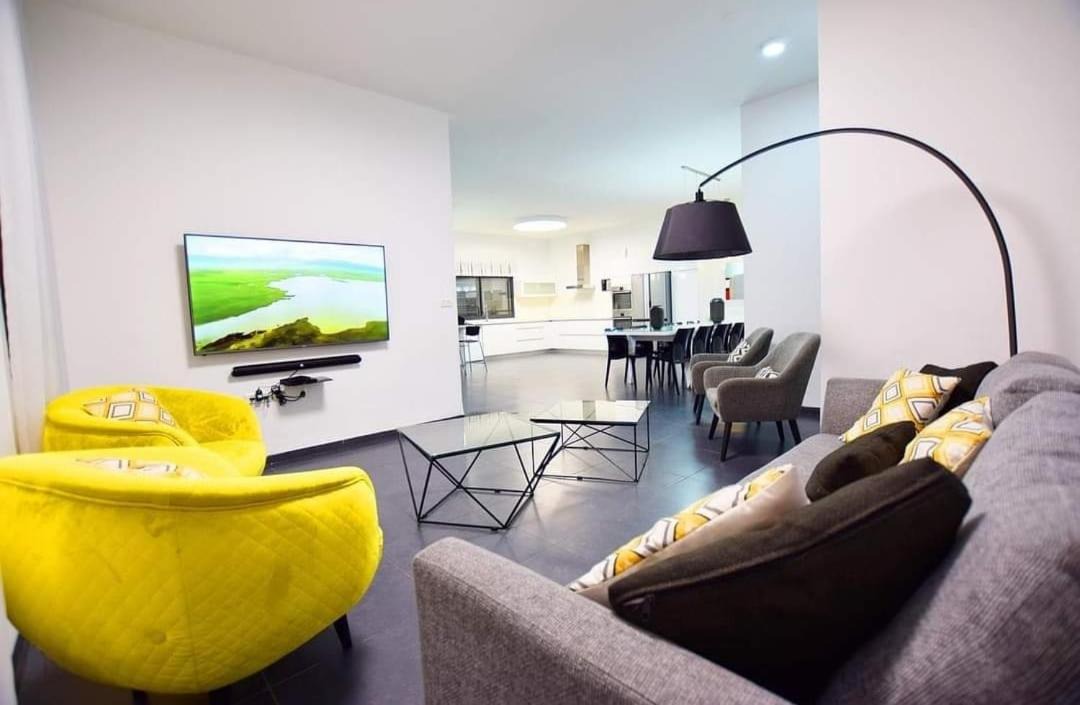 Photo of Livingroom in Peqiin Hadasha