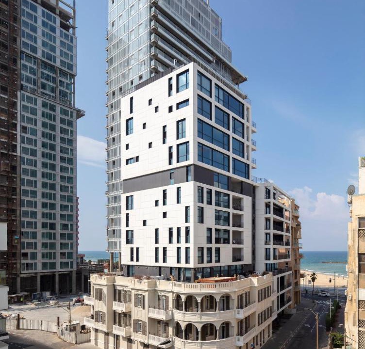Photo of Others in Tel Aviv Promenade