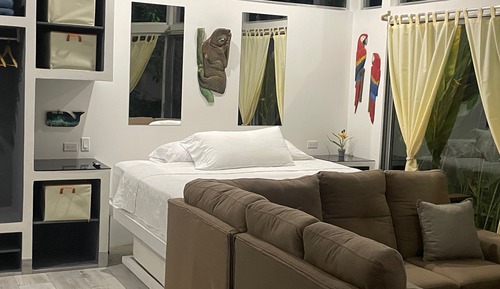 Deluxe Studio Suite