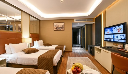 Luxury Triple Room, Mountain View