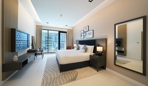 Luxury One Bedroom Apartment with Balcony