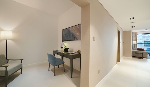 Deluxe One Bedroom Apartment with Balcony and Study