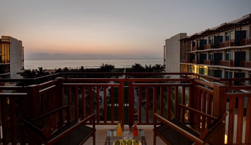 Standard Room, 1 King Bed, Balcony, Pool View